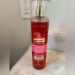 Bath & Body Works Strawberry Pound Cake Fragrance Mist